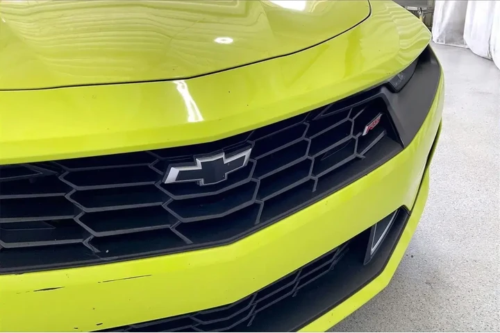 $22471 : Chevrolet Camaro 2021 LT 2dr image 6