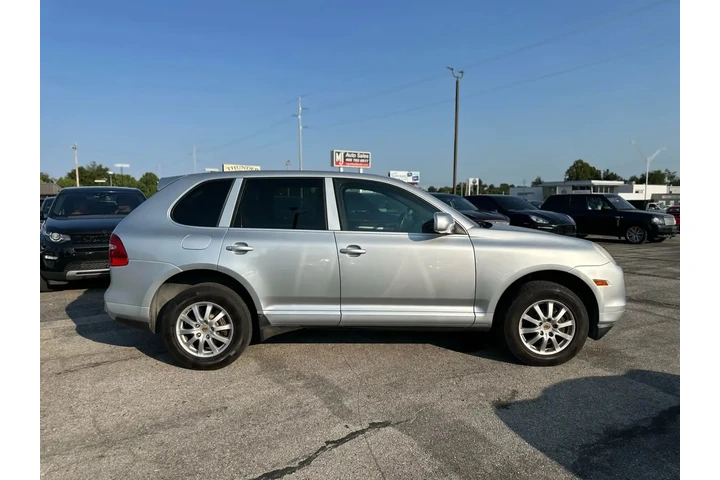 2009 PORSCHE CAYENNE SPORT UT image 8