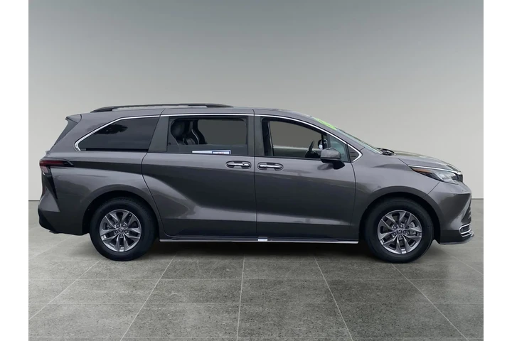 $38857 : Toyota Sienna 2023 XLE 8-Pas image 6