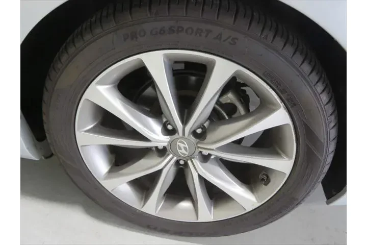 $9988 : Hyundai Azera 2017 4dr Sedan image 9