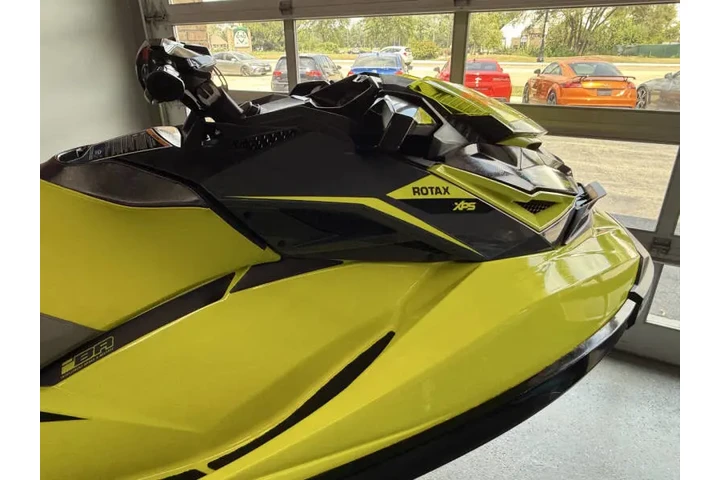 $11995 : 2018 Sea-Doo RXP-X 300 image 10