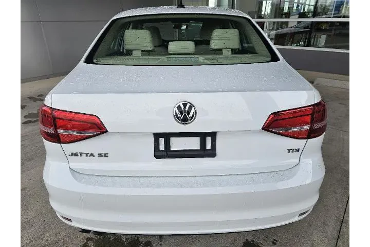 $8990 : Volkswagen Jetta 2015 TDI S image 4