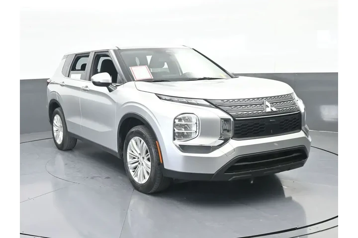 $17996 : Mitsubishi Outlander 2024 ES image 9