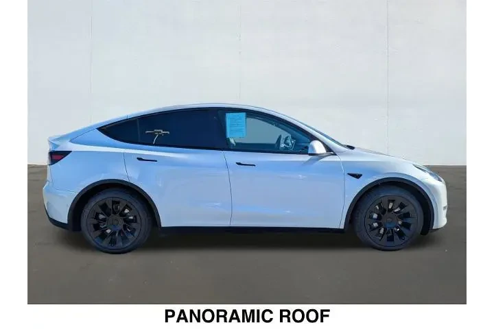 $24875 : Tesla Model Y 2021 AWD Long image 6