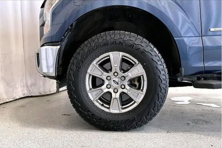 $18091 : Ford F-150 2016 4x4 King Ran image 6