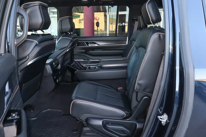 $64988 : 2024 Grand Wagoneer L Series image 9