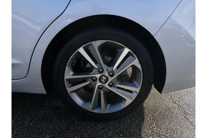 $7955 : Hyundai ELANTRA 2017 Limited image 7