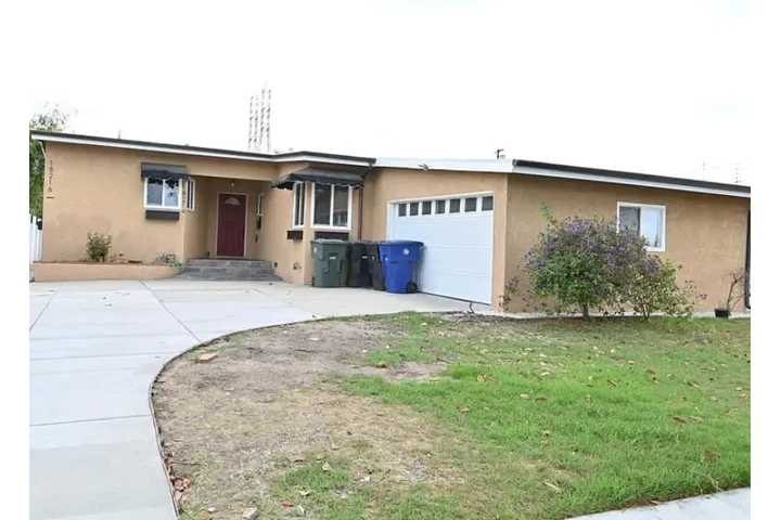 $2050 : 🏠Minutes from LAX✈ & SoFi🏟️ image 1