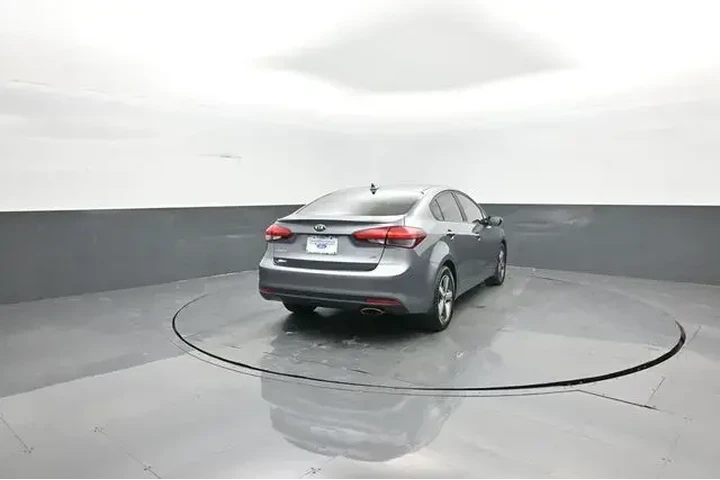 $12952 : Kia Forte 2018 S 4dr Sedan image 7