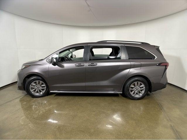 $42584 : Gold Certified2022 Sienna LE image 5