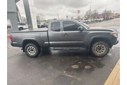 $24995 : Toyota Tacoma 2022 4x2 SR 4d thumbnail