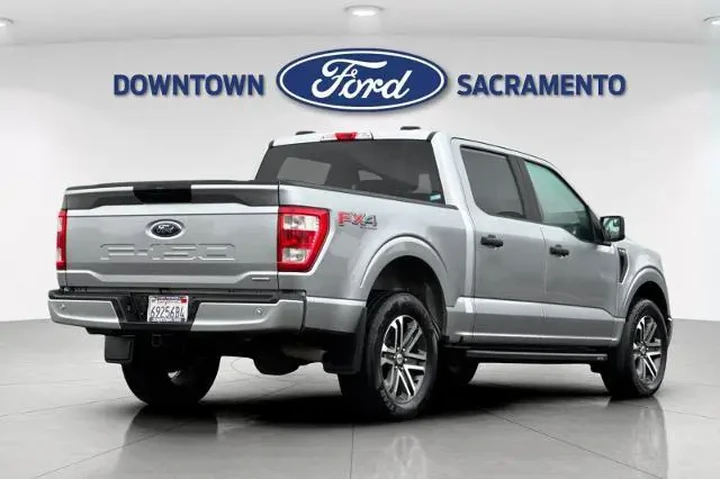 $25900 : Ford F-150 2021 4x4 XLT 4dr image 3