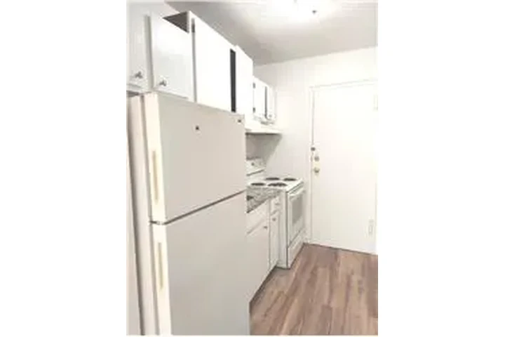 $1250 : Rental property with 0 bedro image 5