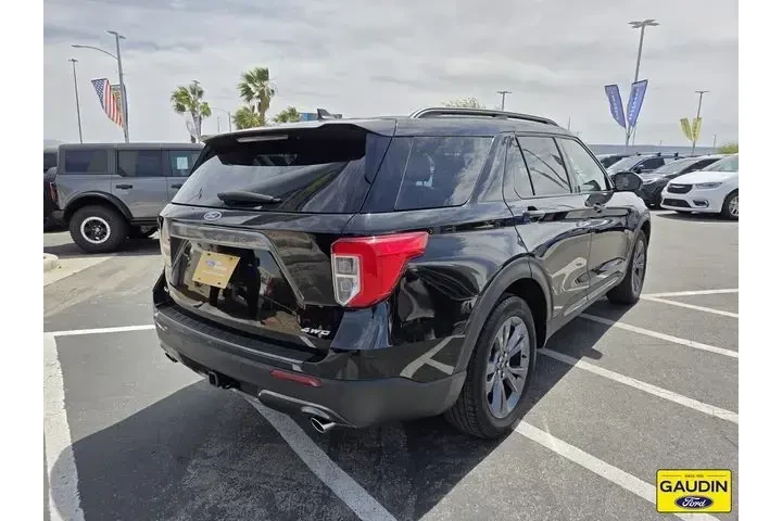$38995 : Ford Explorer 2023 AWD XLT 4 image 7