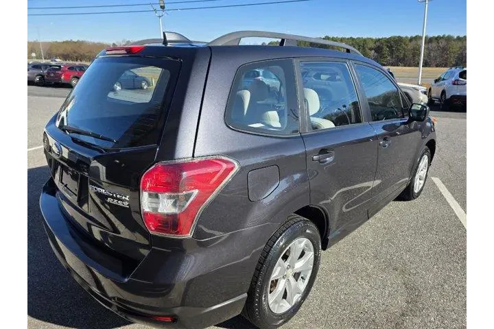$14388 : Subaru Forester 2016 AWD 2.5 image 5