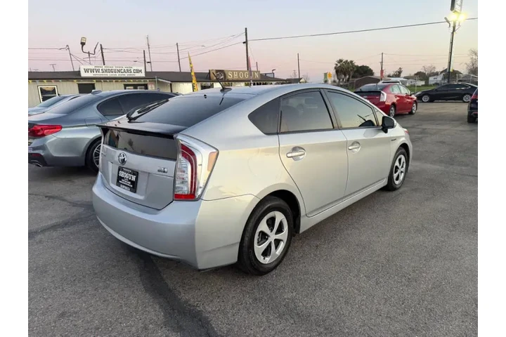 $13629 : 2015 Prius Persona Series image 5