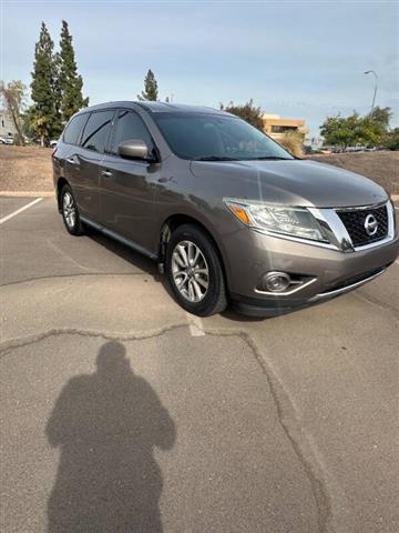 $8595 : 2014 Pathfinder S image 1