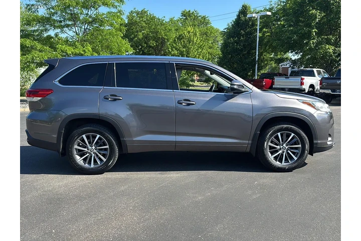 $20299 : 2018 Highlander XLE image 10