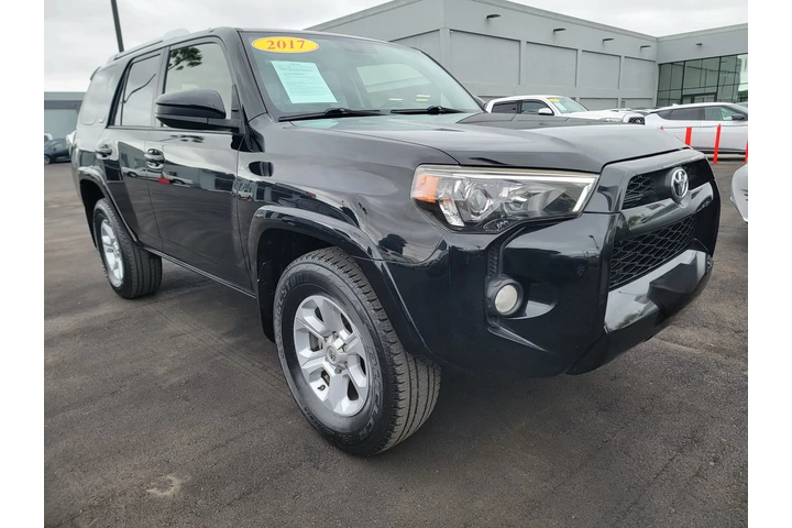 2017 Toyota 4Runner SR5 Sport image 4