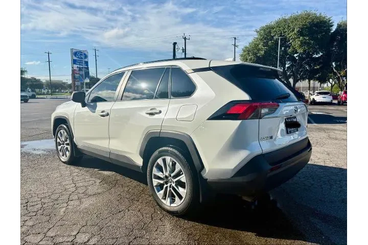 $29773 : Toyota RAV4 2022 XLE Premium image 5