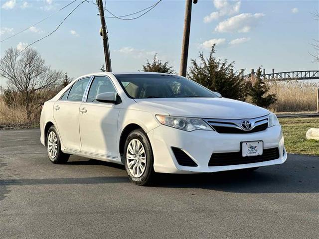 $12095 : 2013 Camry LE image 10