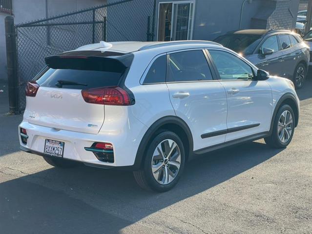 $23900 : Used 2022 Niro EV EX Premium image 6