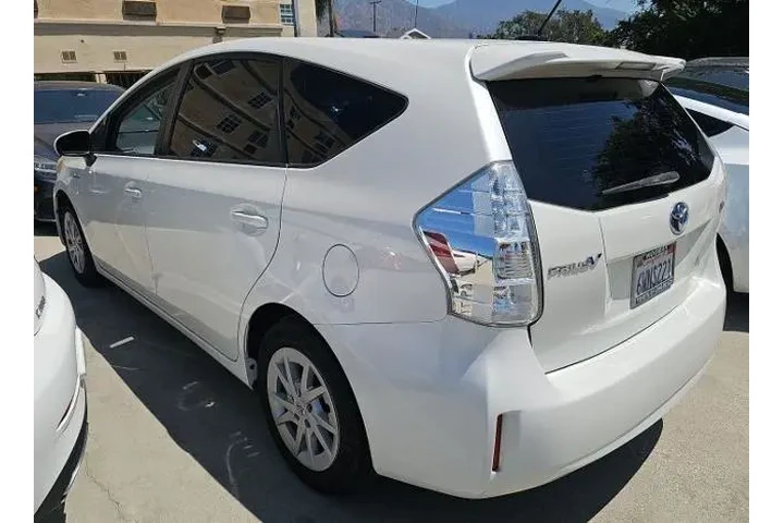 $13900 : Toyota Prius v 2012 Two 4dr image 3