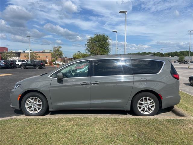 $24391 : PRE-OWNED 2022 CHRYSLER PACIF image 6