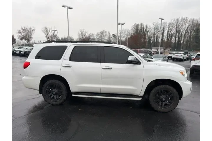 $21010 : Toyota Sequoia 2015 4x4 Limi image 5
