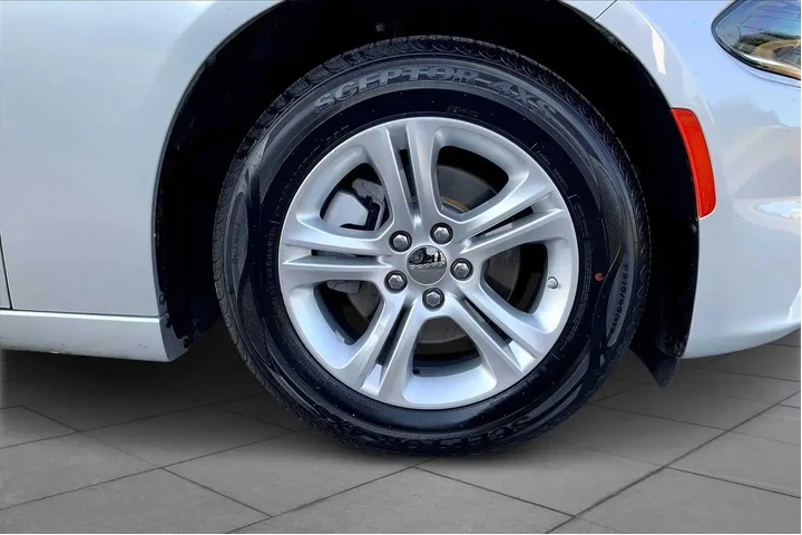 $19298 : Dodge Charger 2023 SXT 4dr S image 10