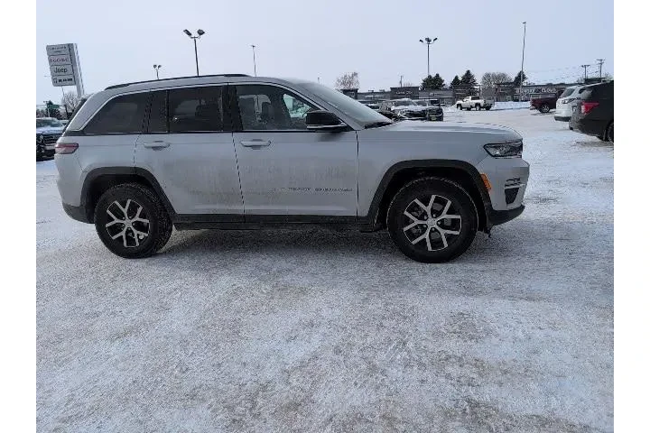 $29495 : Jeep Grand Cherokee 2023 4x4 image 5