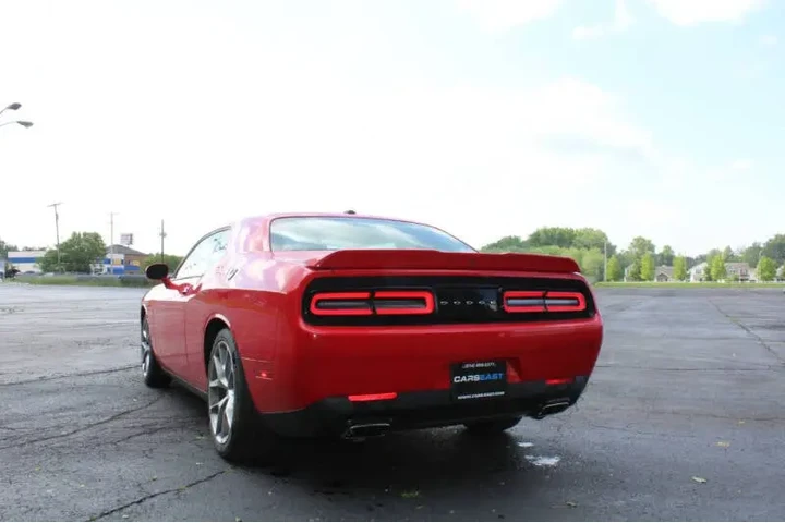 2022 Challenger GT image 6