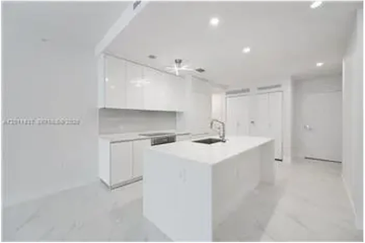 $6200 : Rental property with 1 bedro image 4