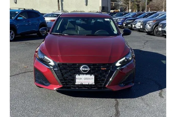 $23050 : Nissan Altima 2025 2.5 SR 4d image 2