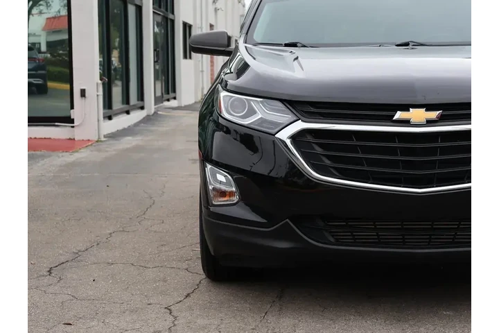 $14490 : Chevrolet Equinox 2021 LS 4d image 10