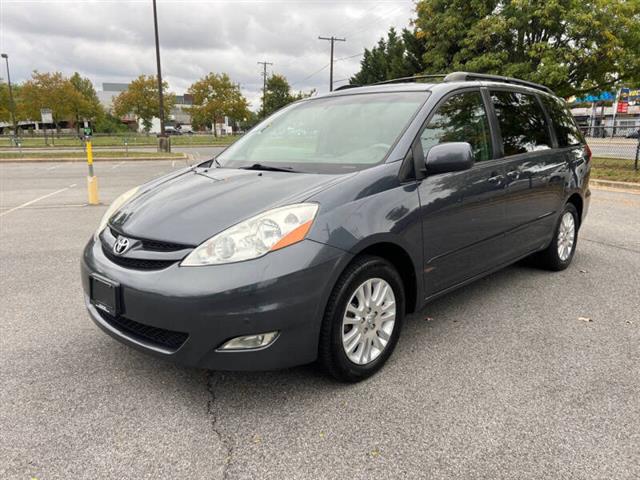 $8900 : 2009 Sienna XLE image 1