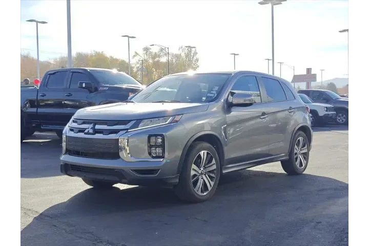 $21360 : Mitsubishi Outlander Sport 2 image 3