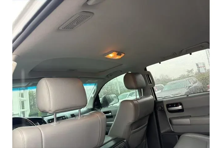 $21010 : Toyota Sequoia 2015 4x4 Limi image 10