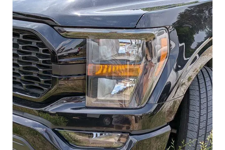 $33135 : Ford F-150 2023 4x2 XL 4dr S image 4