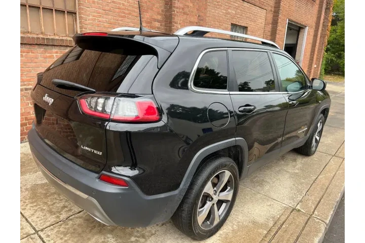 $17200 : 2019 Cherokee Limited image 10