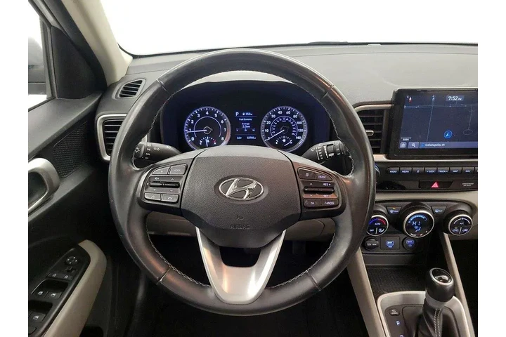 $17998 : Hyundai VENUE 2021 SEL 4dr C image 10