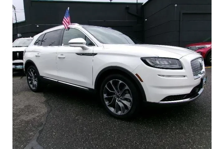 $34889 : Lincoln Nautilus 2022 AWD Re image 3