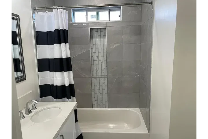 $2350 : Tastefully and completely image 5