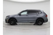 $23998 : Volkswagen Tiguan 2021 SE 4d thumbnail
