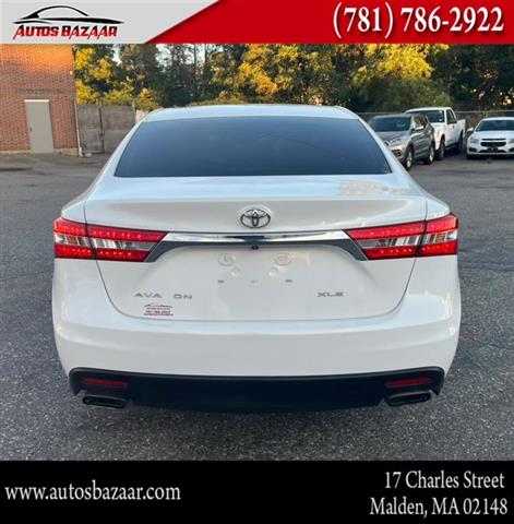 $13500 : Used 2014 Avalon 4dr Sdn XLE image 4