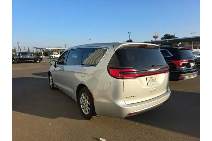$26800 : Chrysler Pacifica 2024 Touri image 4