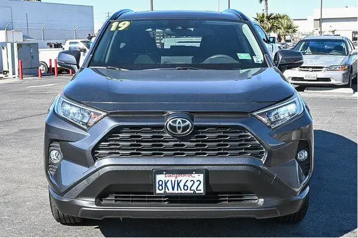 $21988 : Toyota RAV4 2019 XLE 4dr SUV image 2
