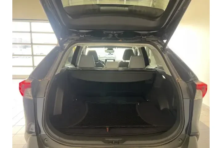 $31832 : Toyota RAV4 2024 XLE Premium image 10