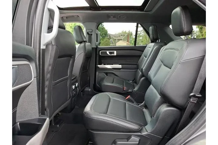 $34988 : Ford Explorer 2023 AWD XLT 4 image 10