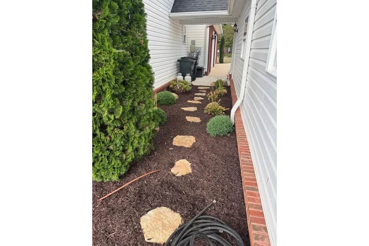 Diaz Lawn Care And Landscaping image 2